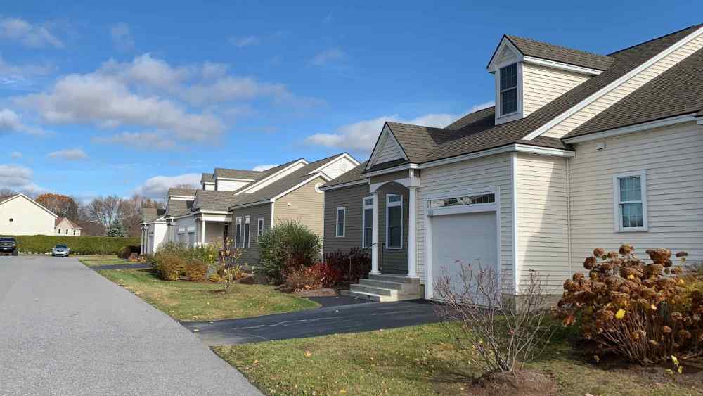 Green Field Condos
